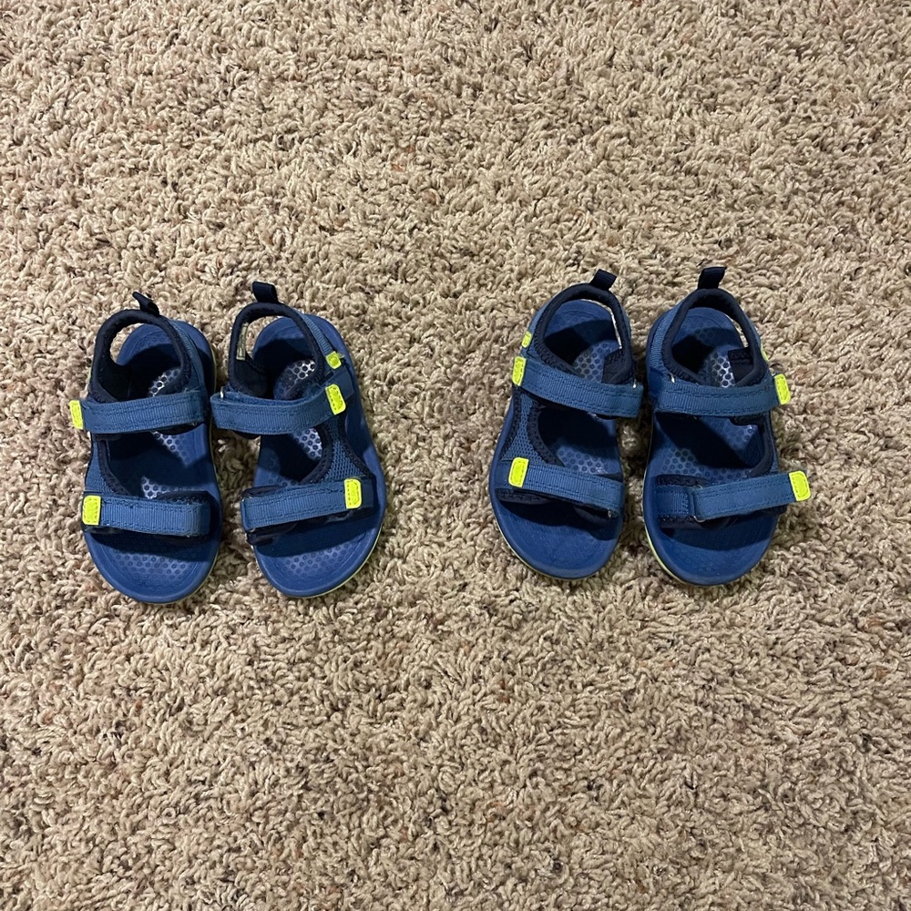 Oshkosh Horchata toddler boy Velcro sport sandals, twins set of two pairs